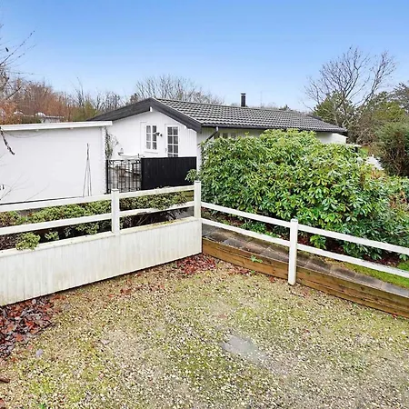 Holiday home Within Walking Distance To The Sea Dronningmolle